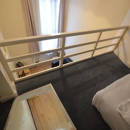 West Brompton 4*