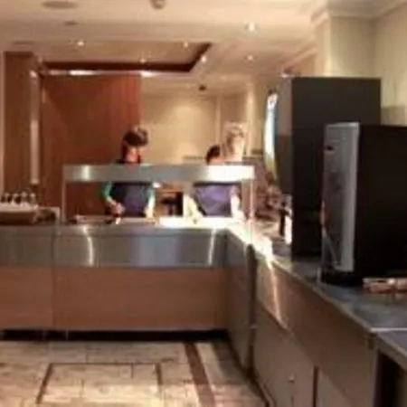 Hotel Days Hyde Park 3*
