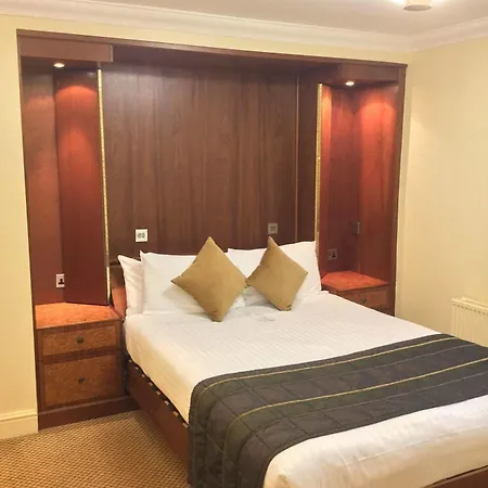 The Royal Chace 4*