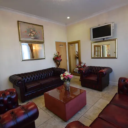 Hotel Cranbrook 2*