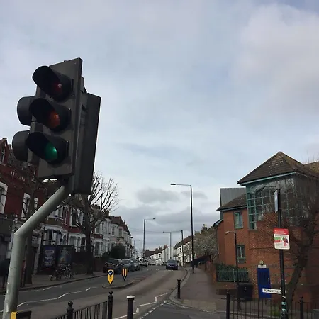 Shelton Hotel, Finsbury Park London