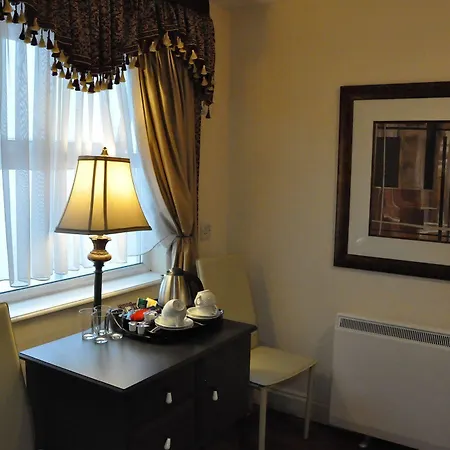 Piccolino Hyde Park 2*