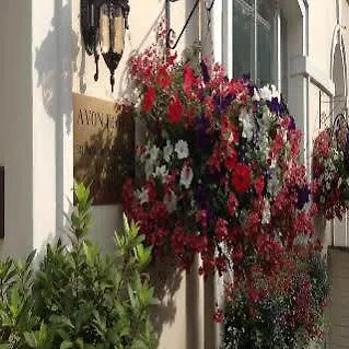 Hotel Avon