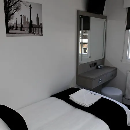 Hotel The Omega 3*