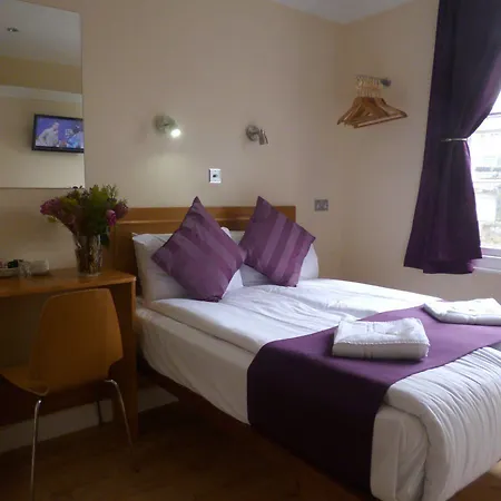 Cardiff Hotel 3*