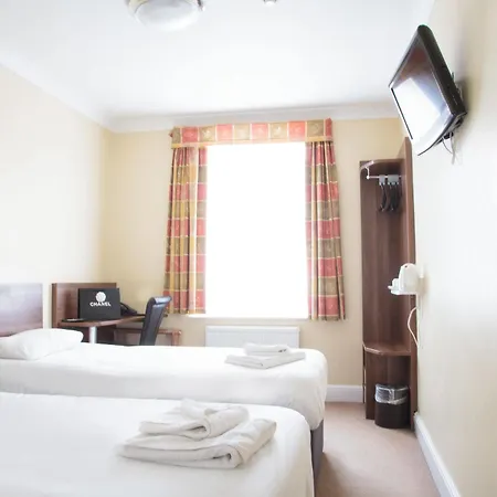 Victoria Hotel 3*
