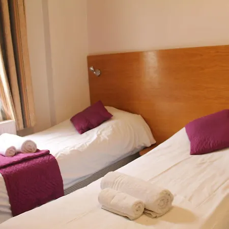 Oyo Bakers Victoria Hotel 3*