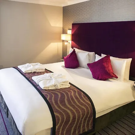 Mercure London Heathrow Airport מלון 4*