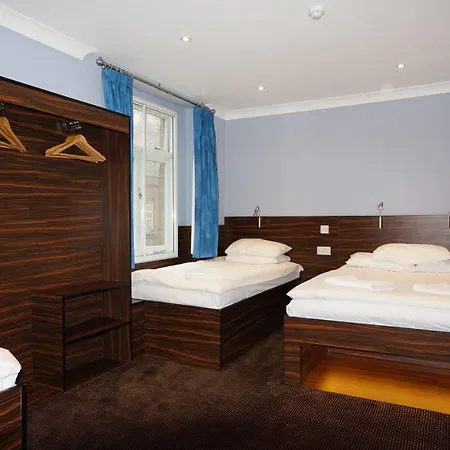 Crestfield Hotel 2*