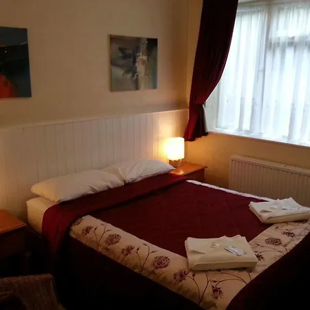 Melbourne House 3*