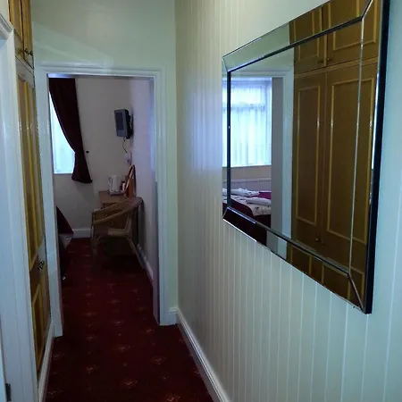 Hotel Melbourne House 3*