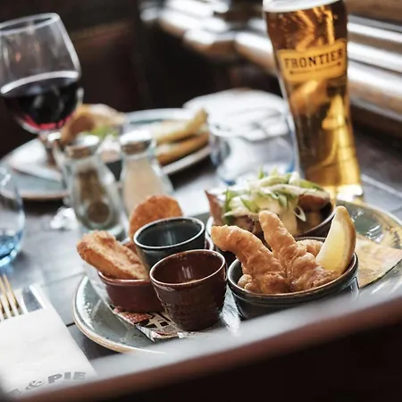 The Mad Hatter 3* London