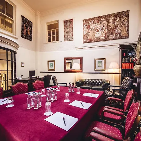 The Mitre, Hampton Court 5*