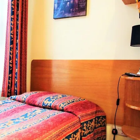 65 Hotell 2*