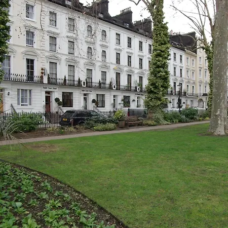 Hotel Tudor Court