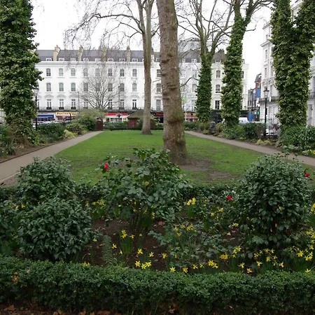 Tudor Court Hotel Londyn