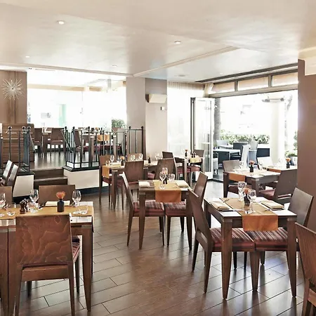 Thistle Trafalgar - Leicester Square Hotel London