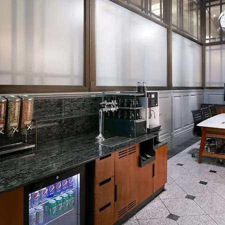 Club Quarters City, Hotel