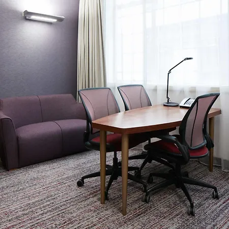 Club Quarters City, Hotel