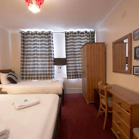 Oyo Lifestyle Golden Guest house 3*
