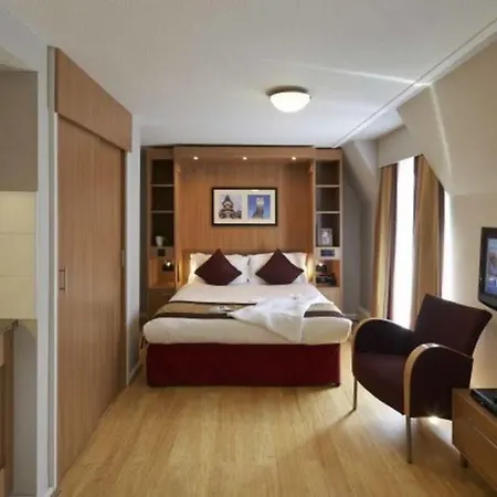 Citadines Barbican 4*