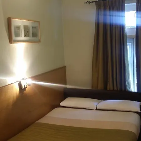 Otel Arriva Londra