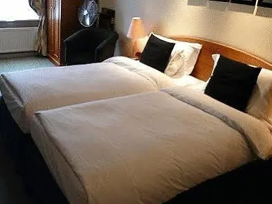 The Manor 3*