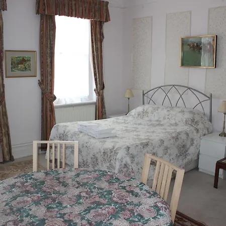 Kensingtoncourt Appart hôtel 3*