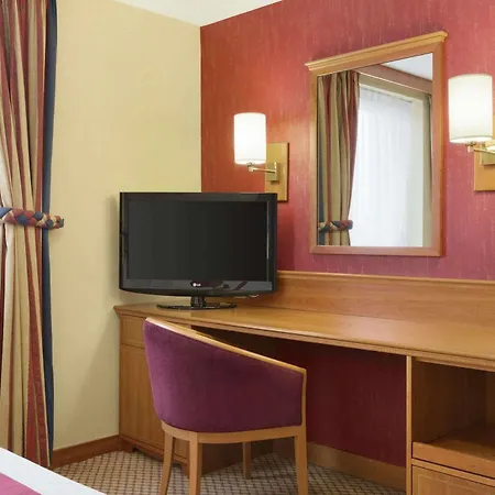 Hotel Savera South 3*