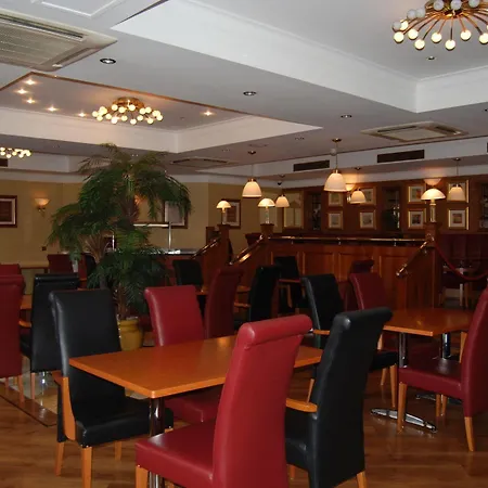 Hotel Savera South