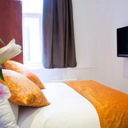 Russell Square Hotell 3*