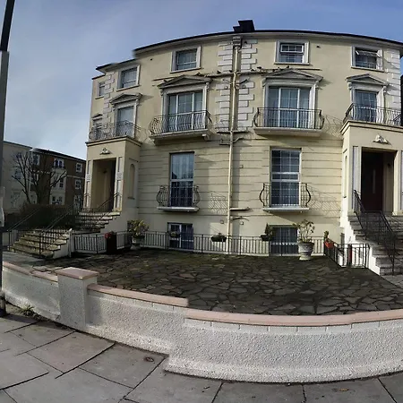 Corner House 3* Londra