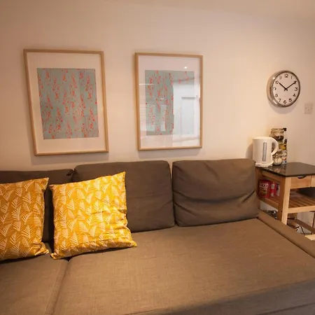 Apartment King Square Gardens By Allo Housing London