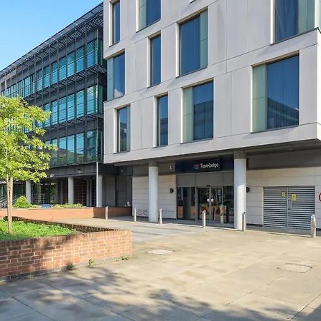 Hotel Travelodge London 3*