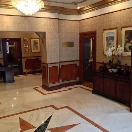 Hotel Berjaya Eden Park 3*