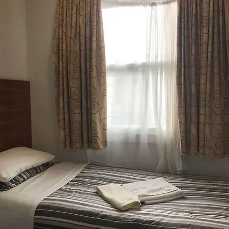 Lih Hotel 2*