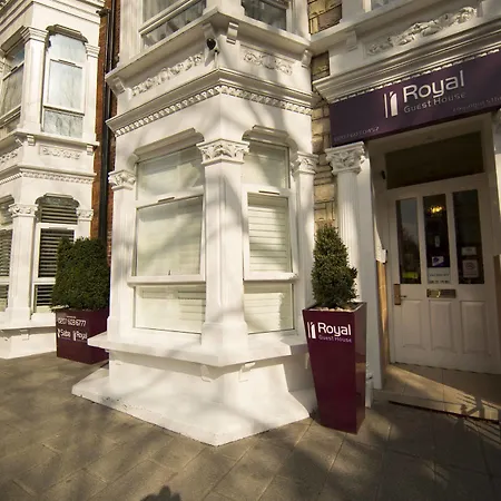 Royal 2 Hammersmith 3*