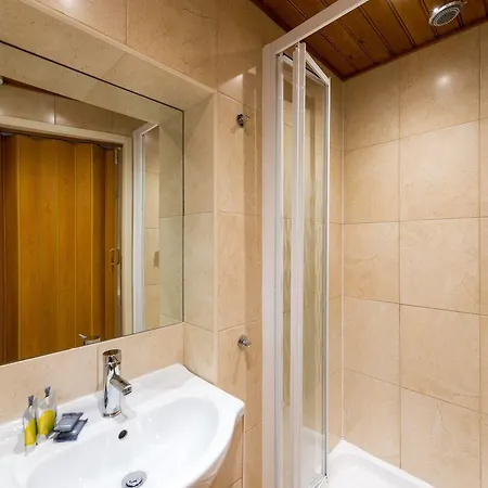 Adria Hotel London