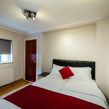 Adria 3* London