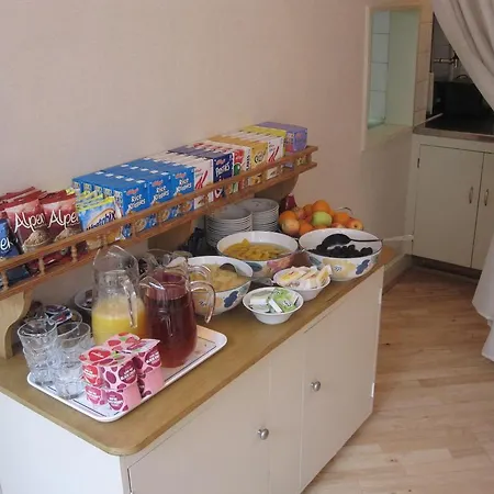Отель Mabledon Court 3*