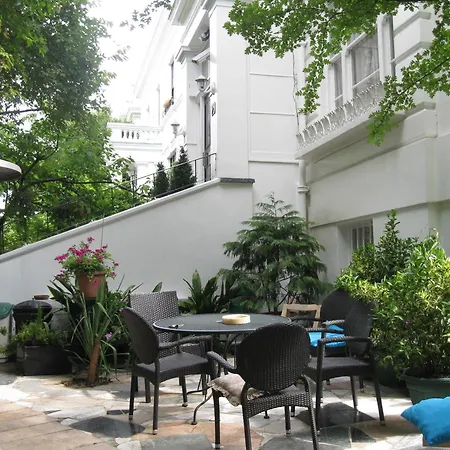 Dawson Place, Juliette's Bed & Breakfast