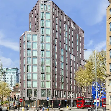H10 Waterloo Hotel