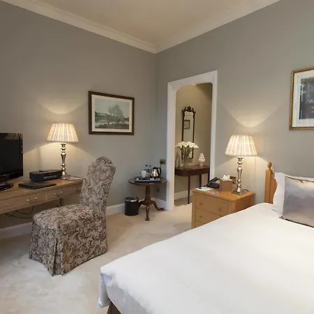 Hotel Warren House 4*