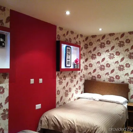 Linden House Hotel 3*
