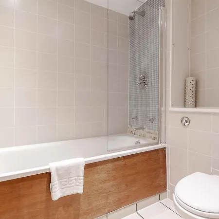 Princes Square Apartment