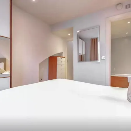 Princes Square Apartment London
