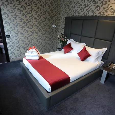 Hotel The Bryson 4*
