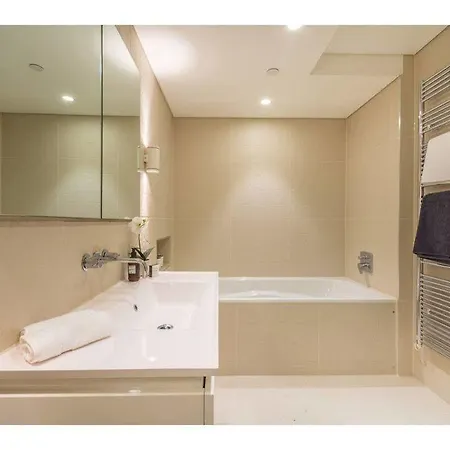 Chiltern And Baker Luxury Apartament *