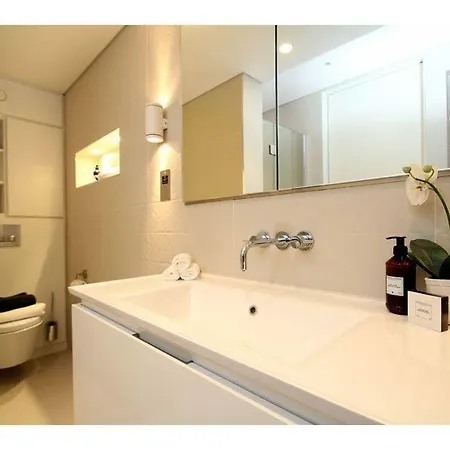 Chiltern And Baker Luxury *