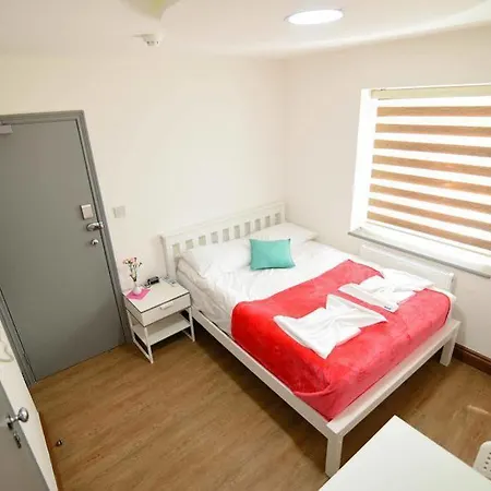Green Suites Bed & Breakfast London